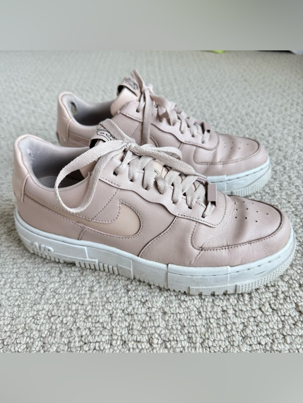 Nike Air Force 1 Low Pixel in Particle Beige